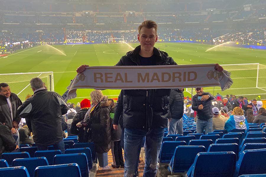 Das Santiago-Bernabéu-Stadion von Real Madrid während eines Spiels